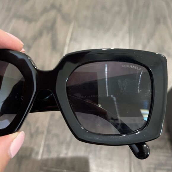 CHANEL sunglasses  - Picture 3 of 4